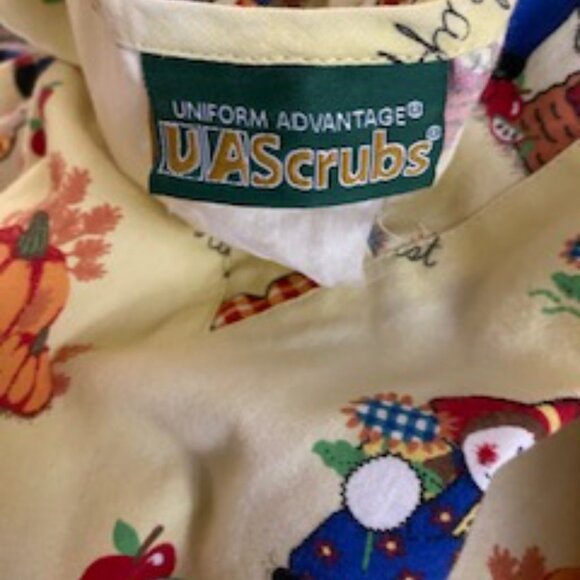 Scrub top plus size harvest-thanksgiving themed - Picture 3 of 3